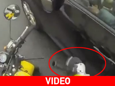 Έβγαλε τροχό… κοπής επειδή τον έκλεισε